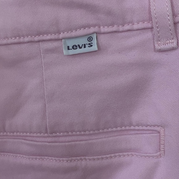 Levi’s Women’s Pants Size 10 Pink Ankle Cropped Tapered Stretch Mid Rise Cotton - Picture 4 of 12